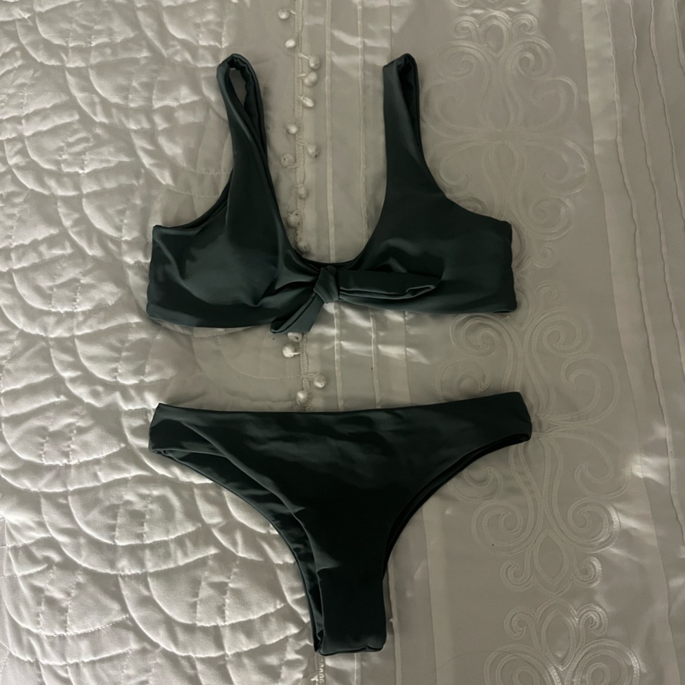 Bikini Bundle - Picture 2 of 10